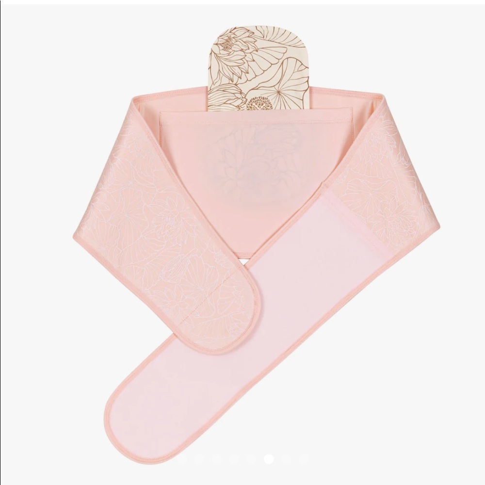 Kindred Bravely Soothing Belly Band with Gel Pack